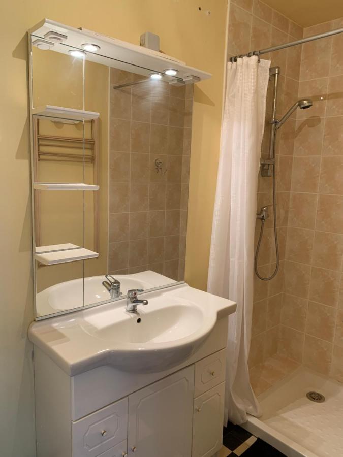 Stylish One Bedroom Apartment In A Lovely Village Saint-Vincent-Rive-dʼOlt Eksteriør billede
